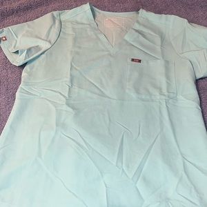 Sea foam figs scrub top